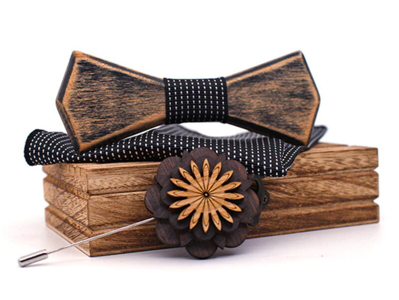 Pajarita de madera con pañuelo y broche Gaira 709224