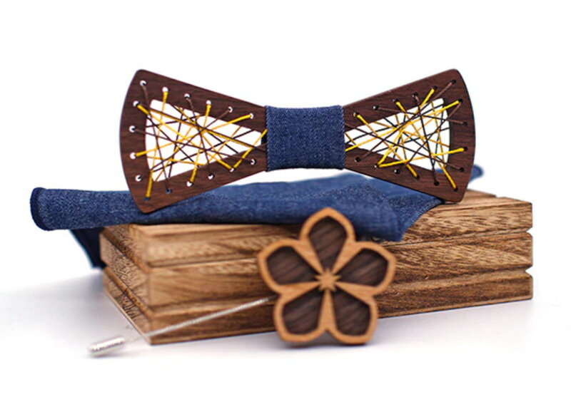 Pajarita de madera con pañuelo y broche Gaira 709225